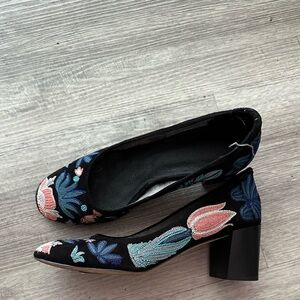 REBECCA MINKOFF Floral Embroidered Black Women's Shoes Sz 7.5 botanical boho
